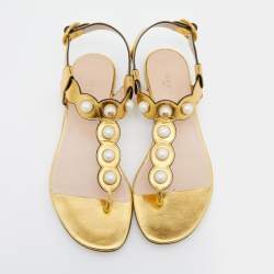 Pre Owned Gucci Gold Leather Faux Pearl Embellished Willow T Strap Flat Sandals Size 36.5