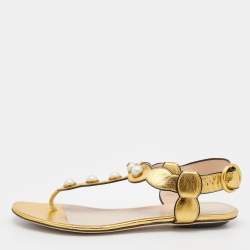 Pre Owned Gucci Gold Leather Faux Pearl Embellished Willow T Strap Flat Sandals Size 36.5