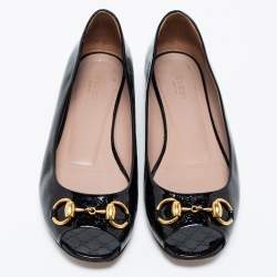 مملوكة مسبقًا حذاء باليرينا فلات غوتشي جلد لامع أسود مزين هورسبيت مقدمة مفتوحة مقاس 38