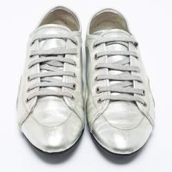 مملوكة مسبقًا Gucci Silver Leather Logo Low-Top Sneakers Size 40