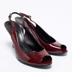 مملوكة مسبقًا Gucci Burgundy Patent Leather Peep Toe Slingback Sandals Size 39.5