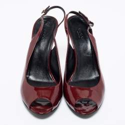 مملوكة مسبقًا Gucci Burgundy Patent Leather Peep Toe Slingback Sandals Size 39.5