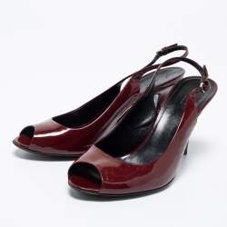 مملوكة مسبقًا Gucci Burgundy Patent Leather Peep Toe Slingback Sandals Size 39.5
