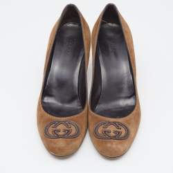 Pre Owned حذاء كعب عالي غوتشي سويدي بني مزين حرف جي متداخل مقدمة مستديرة مقاس 39.5