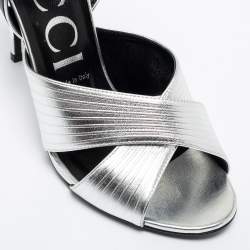 Pre Owned Gucci Metallic Silver Leather Criss Cross Ankle Strap Sandals Size 39