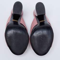 مملوكة مسبقًا Gucci Pink Leather Crossover Block Heel Mules Size 37.5