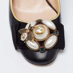 Pre Owned حذاء كعب عالي غوتشي مزين فيونكة مزخرف لؤلؤ ونحلة وجي جي كعب مربع سميك مقاس 36