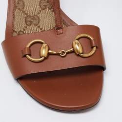 Pre Owned صندل غوتشي هورسبيت  جلد بني بسير حرف تي مقاس 39