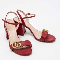 مملوكة مسبقًا صندل غوتشي مارمونت جلد أحمر سير كاحل مزين بشعار الماركة جي جي مقاس 38