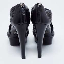 Pre Owned حذاء بوت للكاحل غوتشي جلد أسود مثقب مقدمة مفتوحة نعل سميك مقاس 39.5