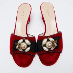 Pre Owned Gucci Red Velvet Bee/Faux Pearl Mid-Heel Slide Sandals Size 40