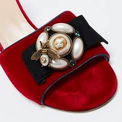 Pre Owned Gucci Red Velvet Bee/Faux Pearl Mid-Heel Slide Sandals Size 40