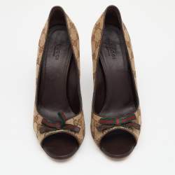 مملوكة مسبقًا Gucci Beige/Brown GG Canvas And Leather Web Bow Peep Toe Pumps Size 38
