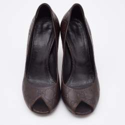 مملوكة مسبقًا Gucci Dark Brown Guccissima Leather Peep Toe Pumps Size 36