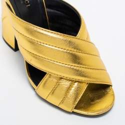 مملوكة مسبقًا Gucci Gold Quilted Leather Webby Mules Size 39