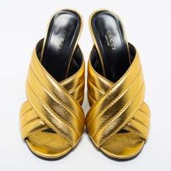 مملوكة مسبقًا Gucci Gold Quilted Leather Webby Mules Size 39