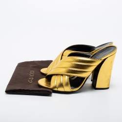 مملوكة مسبقًا Gucci Gold Quilted Leather Webby Mules Size 39