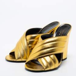 مملوكة مسبقًا Gucci Gold Quilted Leather Webby Mules Size 39