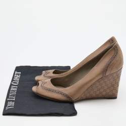 مملوكة مسبقًا Gucci Brown Brogue Leather Open Toe Microguccissima Wedge Pumps Size 38.5
