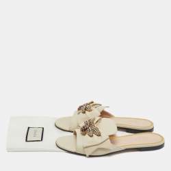 مملوكة مسبقًا Gucci Cream Leather Crystal Embellished Queen Margaret Bee Flat Slides Size 37.5