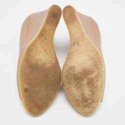 Pre Owned Gucci Metallic Beige Leather Horsebit Peep Toe Wedge Pumps Size 41