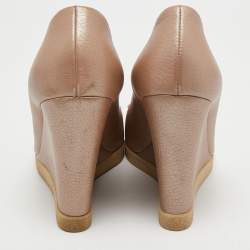 Pre Owned Gucci Metallic Beige Leather Horsebit Peep Toe Wedge Pumps Size 41