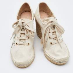 مملوكة مسبقًا Gucci Off White Canvas Logo Wedge Espadrille Sneakers Size 40