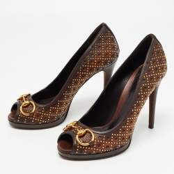 مملوكة مسبقًا Gucci Brown Leather New Hollywood Studded Horsebit Peep Toe Pumps Size 37.5