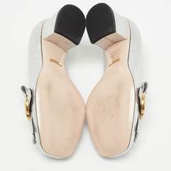 مملوكة مسبقًا Gucci Silver Laminated Leather Double G Fringe Pumps Size 36