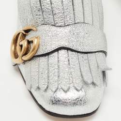مملوكة مسبقًا Gucci Silver Laminated Leather Double G Fringe Pumps Size 36
