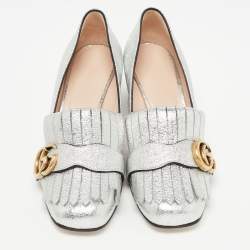 مملوكة مسبقًا Gucci Silver Laminated Leather Double G Fringe Pumps Size 36