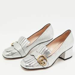 مملوكة مسبقًا Gucci Silver Laminated Leather Double G Fringe Pumps Size 36
