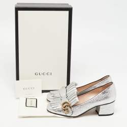 مملوكة مسبقًا Gucci Silver Laminated Leather Double G Fringe Pumps Size 36