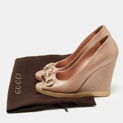 Pre Owned Gucci Metallic Pink Leather Horsebit Peep Toe Wedge Pumps Size 38.5