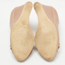 Pre Owned Gucci Metallic Pink Leather Horsebit Peep Toe Wedge Pumps Size 38.5