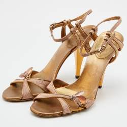 Gucci Metallic Gold Brocade Fabric and Leather Bee Embellished Ankle Strap Sandals Size 37