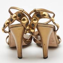 مملوكة مسبقًا Gucci Metallic Gold Leather Studded Ankle Strap Sandals Size 37.5