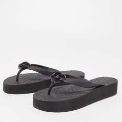 Pre Owned Gucci Black Rubber GG Logo Thong Slide Flat Size 36