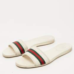 مملوكة مسبقًا Gucci White Guccissima Leather and Canvas Web Flat Slides Size 39.5
