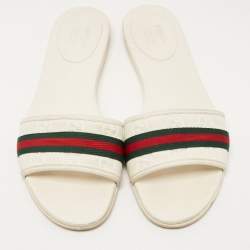 مملوكة مسبقًا Gucci White Guccissima Leather and Canvas Web Flat Slides Size 39.5