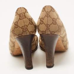 مملوكة مسبقًا Gucci Beige/Brown GG Canvas Studded Interlocking G Pumps Size 39