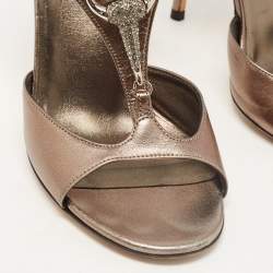 Gucci Metallic Grey Leather Crystal Embellished Buckle T-Strap Sandals Size 38