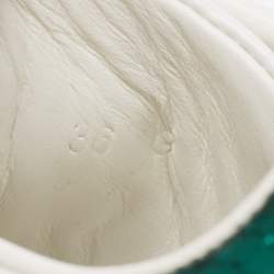 مملوكة مسبقًا Gucci White Leather and Canvas Ace Low Top Sneakers Size 36