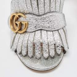 مملوكة مسبقًا Gucci Silver Crinkled Leather GG Marmont Fringed Mules Size 37
