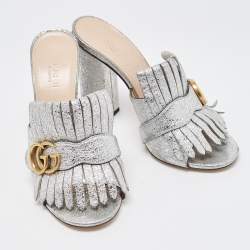 مملوكة مسبقًا Gucci Silver Crinkled Leather GG Marmont Fringed Mules Size 37