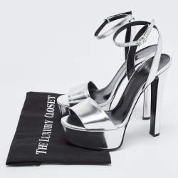 Pre Owned Gucci Silver Patent Leather Platform Ankle Strap Sandals Size 39