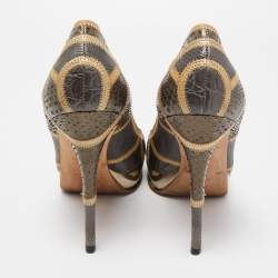 مملوكة مسبقًا Gucci Grey Snakeskin and Crocodile Leather Platform  Pumps Size 38.5