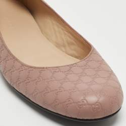 مملوكة مسبقًا Gucci Dusty Pink Microguccissima Leather Ballet Flats Size 37