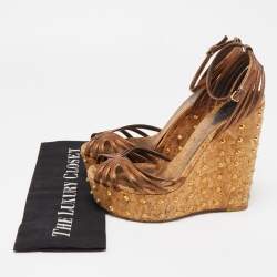 Pre Owned Gucci Metallic Leather Studded Cork Wedge Platform Strappy Sandals Size 38