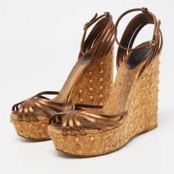 Pre Owned Gucci Metallic Leather Studded Cork Wedge Platform Strappy Sandals Size 38